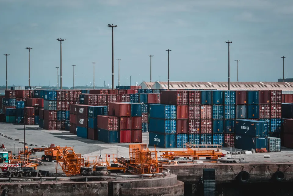 Global shipping and logistics network